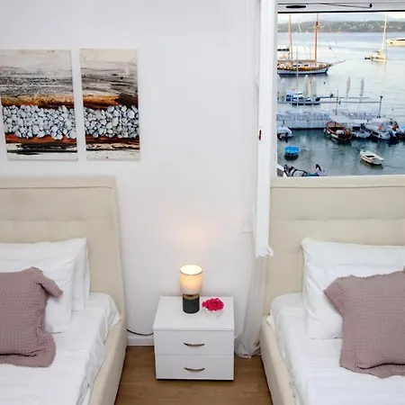 Aroura Maisonette 4br