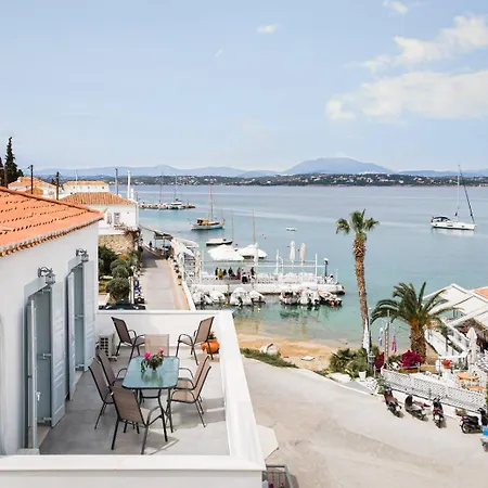 Aroura Maisonette 4br
